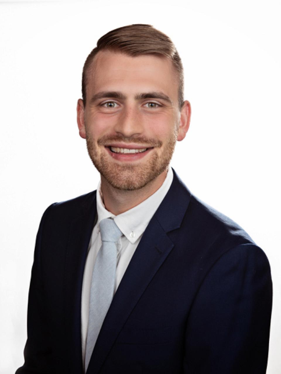  Aaron Hezeltine 